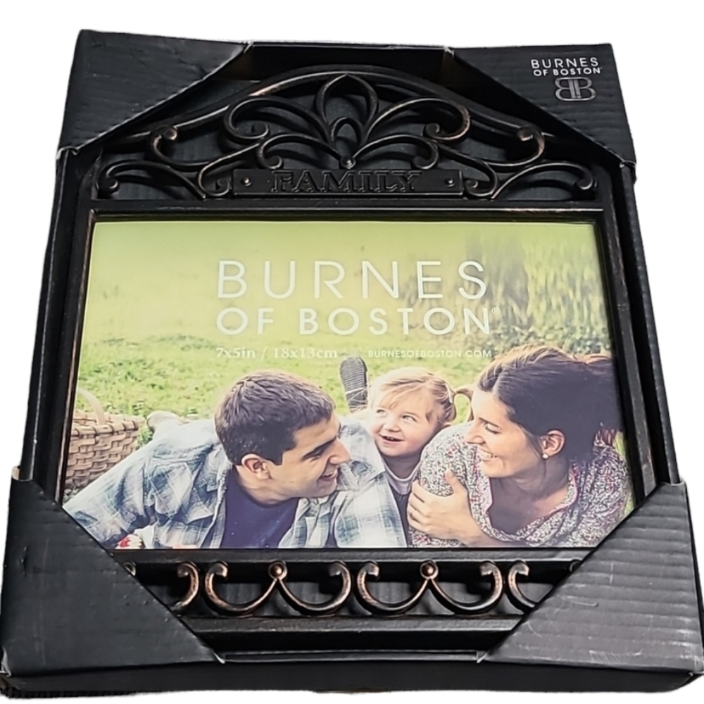 BURNES OF BOSTON 7X5 "FAMILY" PICTURE FRAME